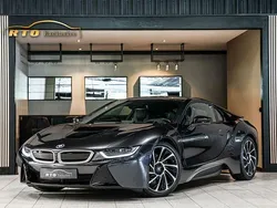 Grau Gebraucht 2015 BMW i8 Coupé | 62.410 € (Fairer Preis)