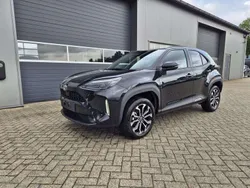 Mysticschwarz metallic Neu 2025 Toyota Yaris Kleinwagen | 28.090 € (Etwas zu teuer)