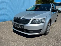 Silber Gebraucht 2015 Skoda Octavia Active Kombi | 6.200 € (Fairer Preis)