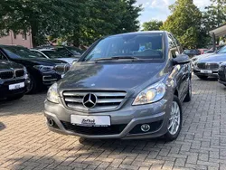 Grau Gebraucht 2009 Mercedes B180 Van / Kleinbus | 7.700 € (Fairer Preis)