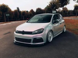 Schwarz Gebraucht 2011 VW Golf VI R Kleinwagen | 15.500 €