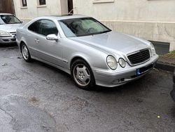 Gebraucht 2000 Mercedes CLK230 Coupé | 2.500 €