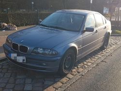 Blau Gebraucht 2000 BMW 318 Limousine | 2.850 € (Fairer Preis)