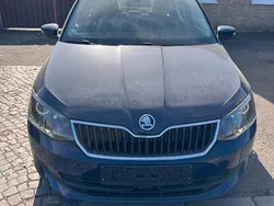 Blau Gebraucht 2015 Skoda Fabia Kleinwagen | 5.999 € (Guter Preis)