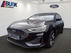 Agate black metallic Gebraucht 2024 Ford Focus ST Limousine | 31.900 € (Guter Preis)