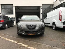 Grau Gebraucht 2014 Lancia Delta Limousine | 5.590 € (Fairer Preis)