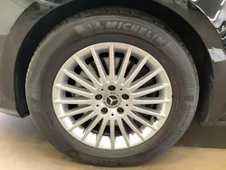 Obsidianschwarz Gebraucht 2023 Mercedes V300 Edition Van / Kleinbus | 53.810 € (Superpreis)