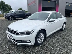 Weiß Gebraucht 2016 VW Passat Comfortline Limousine | 12.950 € (Fairer Preis)
