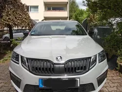 Grau Gebraucht 2018 Skoda Octavia RS Kombi | 18.500 € (Fairer Preis)