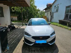 Weiß Gebraucht 2025 Cupra Leon VZ Kombi | 38.000 € (Teuer)