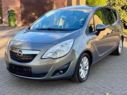 Grau Gebraucht 2012 Opel Meriva Van / Kleinbus | 6.990 € (Fairer Preis)