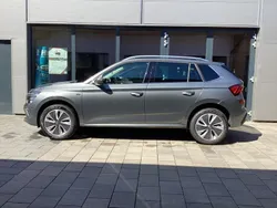 Graphite graumetallic (metallic) Gebraucht 2024 Skoda Kamiq Selection SUV | 25.950 € (Etwas zu teuer)
