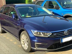 Blau Gebraucht 2017 VW Passat GTE Kombi | 14.999 € (Superpreis)