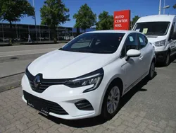 Weiß Gebraucht 2022 Renault Clio V Intens Limousine | 15.980 € (Fairer Preis)