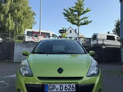 Grün Gebraucht 2009 Renault Clio II Expression Kleinwagen | 3.800 € (Etwas zu teuer)