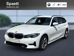 Alpinweiß uni Gebraucht 2022 BMW 320 Sport Line Kombi | 27.500 € (Fairer Preis)