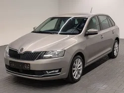 Beige (cappuccinobeige metallic Gebraucht 2018 Skoda Rapid Clever Limousine | 9.980 € (Fairer Preis)