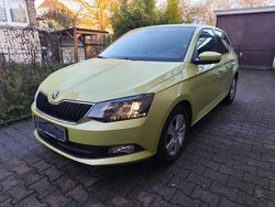 Grün Gebraucht 2015 Skoda Fabia Ambition Limousine | 6.750 € (Guter Preis)