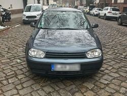 Grau Gebraucht 2001 VW Golf Limousine | 1.000 € (Guter Preis)