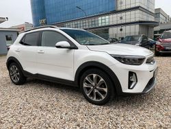 Weiß Gebraucht 2023 Kia Stonic Spirit SUV | 17.490 € (Guter Preis)