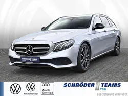 Schwarz Gebraucht 2019 Mercedes E220 Avantgarde Limousine | 28.790 € (Superpreis)
