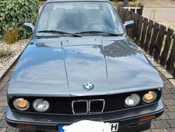 Grau Gebraucht 1989 BMW 320 Performance Limousine | 16.500 €