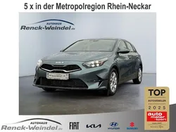 Yucca grau Neu 2024 Kia Ceed 2 Limousine | 22.289 € (Fairer Preis)