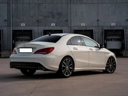 Weiß Gebraucht 2016 Mercedes CLA200 Urban Coupé | 18.400 € (Fairer Preis)