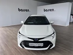 Schneeweiß Gebraucht 2019 Toyota Corolla Club Kombi | 19.750 € (Superpreis)