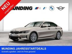 Grau Gebraucht 2022 BMW 318 Luxury Line Limousine | 29.690 € (Fairer Preis)