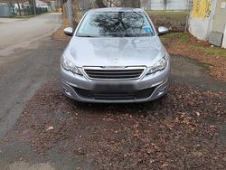 Silber Gebraucht 2013 Peugeot 308 Limousine | 4.500 € (Superpreis)