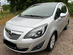 Grau Gebraucht 2010 Opel Meriva Van / Kleinbus | 3.200 €