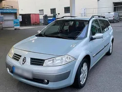 Grau Gebraucht 2004 Renault Mégane GrandTour Dynamique Kombi | 1.785 € (Fairer Preis)