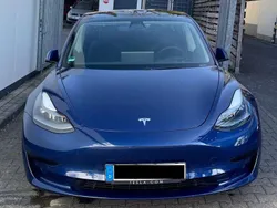 Blau Gebraucht 2021 Tesla Model 3 Standard Range Plus Limousine | 21.000 € (Superpreis)