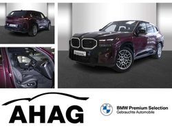 Individual wildberry metallic Gebraucht 2024 BMW 220 SUV | 138.840 €