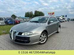 Grau Gebraucht 2004 Alfa Romeo GT Distinctive Coupé | 3.200 € (Fairer Preis)