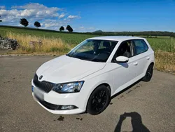 Weiß Gebraucht 2017 Skoda Fabia Ambition Kombi | 8.990 € (Fairer Preis)