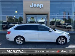 Weiß Gebraucht 2021 Skoda Superb Ambition Kombi | 21.490 € (Fairer Preis)