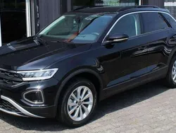 Schwarz Neu 2025 VW T-Roc Life SUV | 31.990 € (Superpreis)