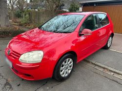 Rot Gebraucht 2005 VW Golf V Kleinwagen | 2.500 € (Guter Preis)