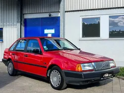 Rot Gebraucht 1991 Volvo 440 Limousine | 4.990 €