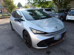 Geysirsilber Gebraucht 2024 Cupra Born Kleinwagen | 30.620 € (Guter Preis)