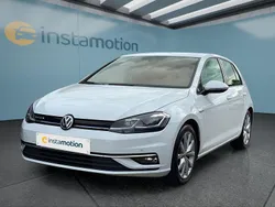 Weiß Gebraucht 2018 VW Golf VII Kleinwagen | 15.099 € (Fairer Preis)