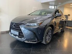 Schwarz (graphitschwarz) Neu 2024 Lexus NX350h Business Edition SUV | 59.600 €