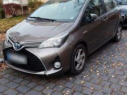 Grau Gebraucht 2016 Toyota Yaris Edition-S Kleinwagen | 11.200 € (Guter Preis)