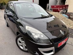 Perlmuttschwarz Gebraucht 2010 Renault Scénic III Dynamique Van / Kleinbus | 3.699 €