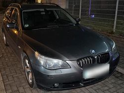 Grau Gebraucht 2007 BMW 525 Kombi | 3.750 €