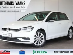 Weiß Gebraucht 2019 VW Golf VII IQ Drive Limousine | 19.389 € (Superpreis)