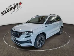 Grau Neu 2025 Skoda Karoq SportLine SUV | 41.900 € (Fairer Preis)