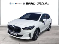 Weiß Gebraucht 2024 BMW 218 Active Tourer Luxury Line Van / Kleinbus | 35.890 € (Guter Preis)
